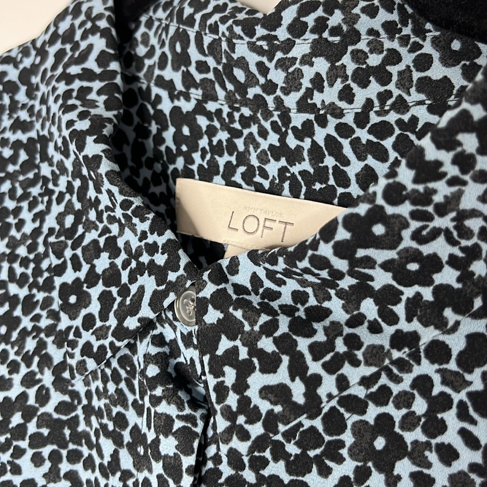LOFT Blue Patterned Button-Up CA - image 2